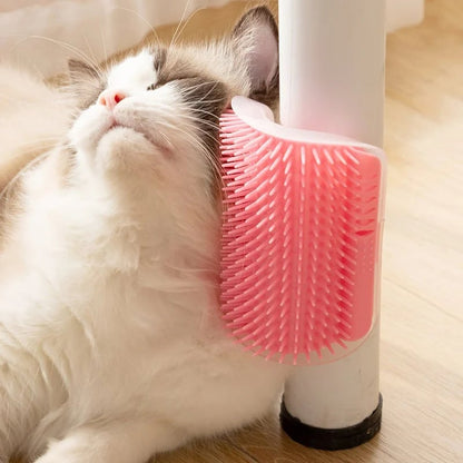 Katt använder PurrCorner borste